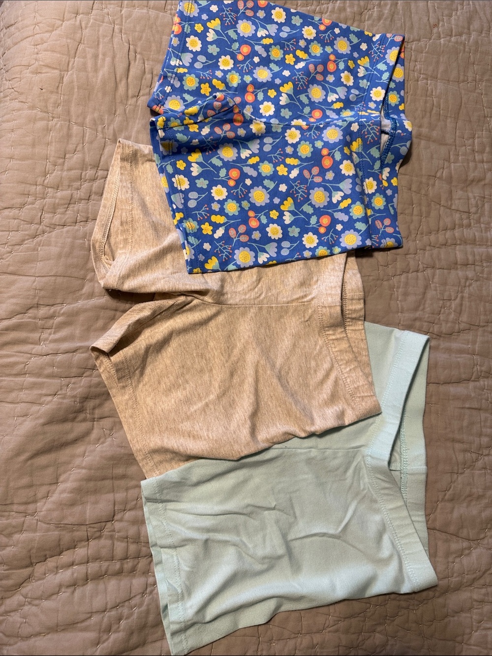 M 7/8 girls cartwheel shorts 3 pairs